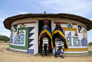 Tribal Culture Prints: Nbelle (Ndbele) ladies outside house