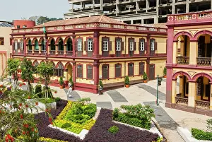 Landscaping Prints: Neo-classical buildings preserved