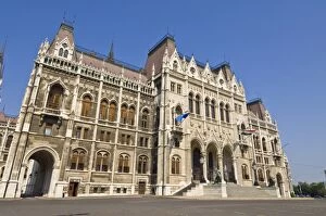 Images Dated 17th July 2010: The neo-gothic Hungarian Parliament building front entrance, designed by Imre Steindl