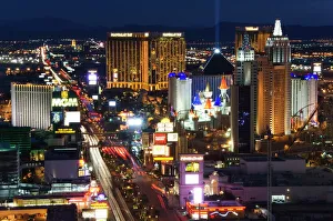 Images Dated 19th January 2000: Neon lights of the The Strip at night