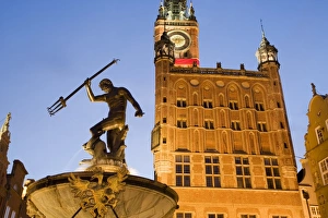 Illuminating Prints: The Neptune Fountain and Town Hall illuminated at dusk