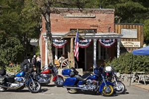 Images Dated 25th September 2009: Nevadas oldest saloon in Genoa City, the first permanent settlement in Nevada