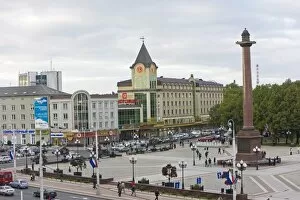 Images Dated 17th September 2008: New shopping centre in the city centre, Ploshchad Pobedy (Pobedy Square)