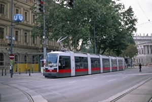 Rings Prints: New style tram on Ring, Vienna, Austria, Europe