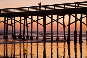Images Dated 6th August 2011: Newport Beach Pier at sunset, Newport Beach, Orange County, California