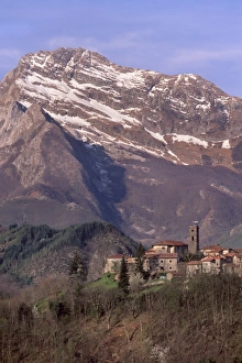 Hill Village Prints: Niciano, near Piazza al Serchio