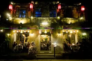 Images Dated 28th December 2009: Night shot of colonial houses, Hoi An, Vietnam, Indochina, Southeast Asia, Asoa