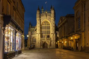 Street Light Prints: Night time view of Bath Abbey from Abbey Churchyard, Bath, UNESCO World Heritage Site