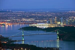 Images Dated 9th April 2009: Night view of city skyline and Lions Gate Bridge, from Cypress Provincial Park
