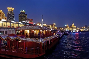 Images Dated 23rd March 2006: Night view, Shanghai, China, Asia