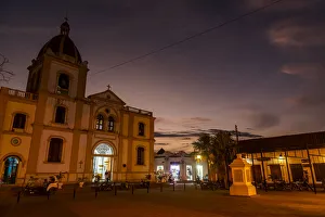 Bells Prints: Nightshot of the Historical center of Mompox
