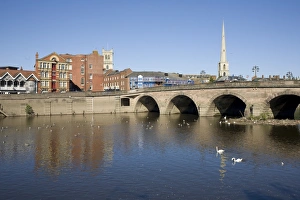 North Quay and bridge over River Severn, Worcester, Worcestershire, England, United Kingdom, Europe