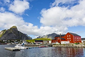 Norwegian cod fishing town of Reine, Lofoton Islands, Norway, Scandinavia, Europe