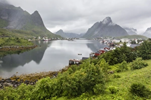 Norwegian cod fishing town of Reine, Lofoton Islands, Norway, Scandinavia, Europe