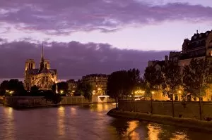 Notre Dame Cathedral and Ile Saint-Louis at dusk, Paris, France, Europe