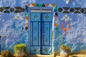 Nubia Prints: Nubian painted village near Aswan, Egypt, North Africa, Africa