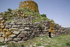 Images Dated 11th April 2007: Nuraghe Orolo, Sardinia, Italy, Europe
