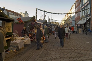 Images Dated 31st January 2000: Nyhavn at Christmas, Copenhagen, Denmark, Scandinavia, Europe