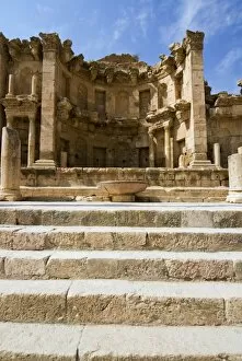 Images Dated 14th October 2007: The Nymphaeum, Jerash (Gerasa) a Roman Decapolis city, Jordan, Middle East