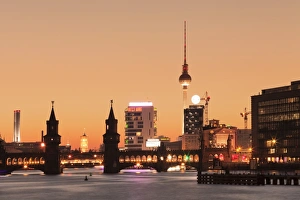 Oberbaum Bridge between Kreuzberg and Friedrichshain, TV Tower, Spree River, Berlin