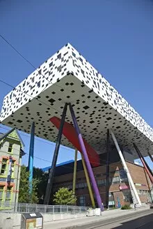 Images Dated 14th July 2009: OCAD (Ontario College of Art and Design) building, school of art, McCall Street in downtown Toronto