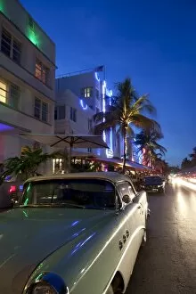 Images Dated 1st July 2010: Ocean Drive, Miami Beach, Florida, United States of America, North America
