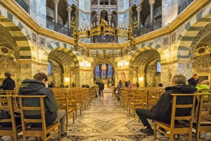 Octagonal interior, Aachen Cathedral, UNESCO World Heritage Site, North Rhine Westphalia, Germany, Europe