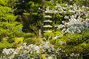 Heian Jingu Prints: Okazaki Park in the Heian Jingu shrine, Kyoto, Japan, Asia