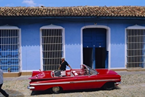 Hispanic Prints: Old american car, Trinidad, Sancti Spiritus, Cuba