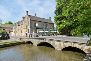 Traditionally English Gallery: Old bridge over River Windrush, Bourton on the water, Cotswolds, Gloucestershire