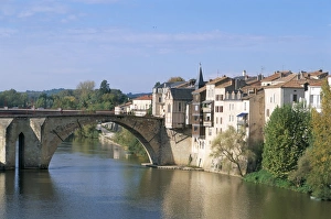 Aquitaine Prints: The Old Bridge, Villeneuve-sur-Lot, Lot et Garonne, Aquitaine, France, Europe