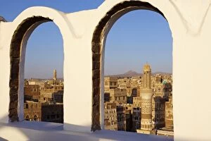 Images Dated 15th November 2008: Old City of Sanaa, UNESCO World Heritage Site, Yemen, Middle East