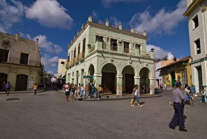 Old colonial houses, Camaguey, Cuba, West Indies, Caribbean, Central America