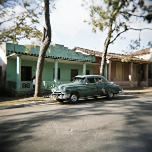 Shades Prints: Old green American car, Vinales, Cuba, West Indies, Central America