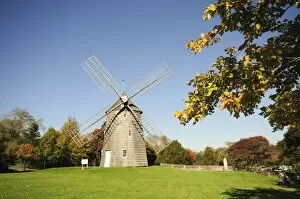 Images Dated 31st October 2008: Old Hook Windmill, East Hampton, The Hamptons, Long Island, New York State