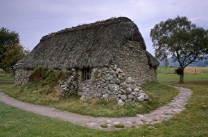Inverness Prints: Old Leanach Cottage
