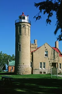 Images Dated 18th January 2000: Old Mackinac Point Lighthouse