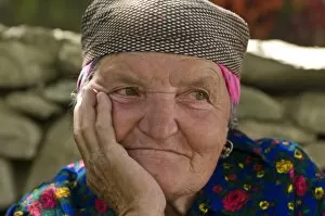 Old Pamiri woman, Badakshan region, Tajikistan, Central Asia, Asia