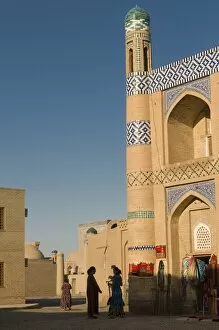 Images Dated 7th August 2009: The old ruins of Khiva, UNESCO World Heritage Site, Uzbekistan, Central Asia