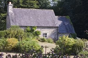 Old stone farm building near Quimper, Southern Finistere, Brittany, France, Europe