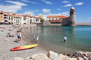 Lifestyle Gallery: Old town an beach, fortress church Notre Dame des Anges, Collioure, Pyrenees-Orientales
