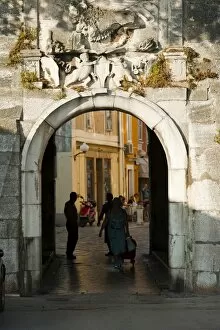 Images Dated 16th August 2010: Old town gate, Zadar, Zadar county, Dalmatia region, Croatia, Europe