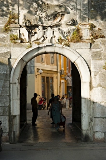 Images Dated 16th August 2010: Old town gate, Zadar, Zadar county, Dalmatia region, Croatia, Europe