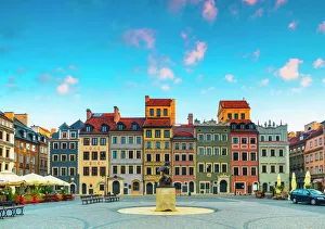 Old Town Market Square and the Warsaw Mermaid at dawn, UNESCO World Heritage Site