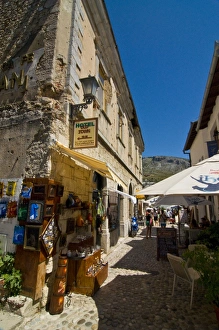 Images Dated 10th August 2008: The old town of Mostar, UNESCO World Heritage Site, Bosnia-Herzegovina, Europe