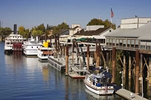 Images Dated 26th September 2009: Old Town and Sacramento River, Sacramento, California, United States of America