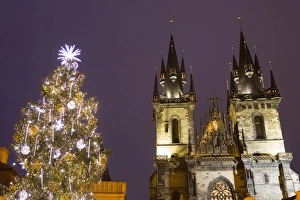 Images Dated 11th December 2008: Old Town Square at Christmas time and Tyn Cathedral, Prague, Czech Republic, Europe