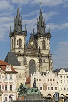 Old Town Square (Staromestske namesti) and Tyn Cathedral (Church of Our Lady Before Tyn), Prague, Czech Republic, Europe