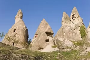 Images Dated 20th April 2008: Old troglodytic cave dwellings in Uchisar, Cappadocia, Anatolia, Turkey