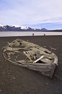 Images Dated 30th January 2005: Old wooden whaling boat on beach at Whalers Bay, Deception Island